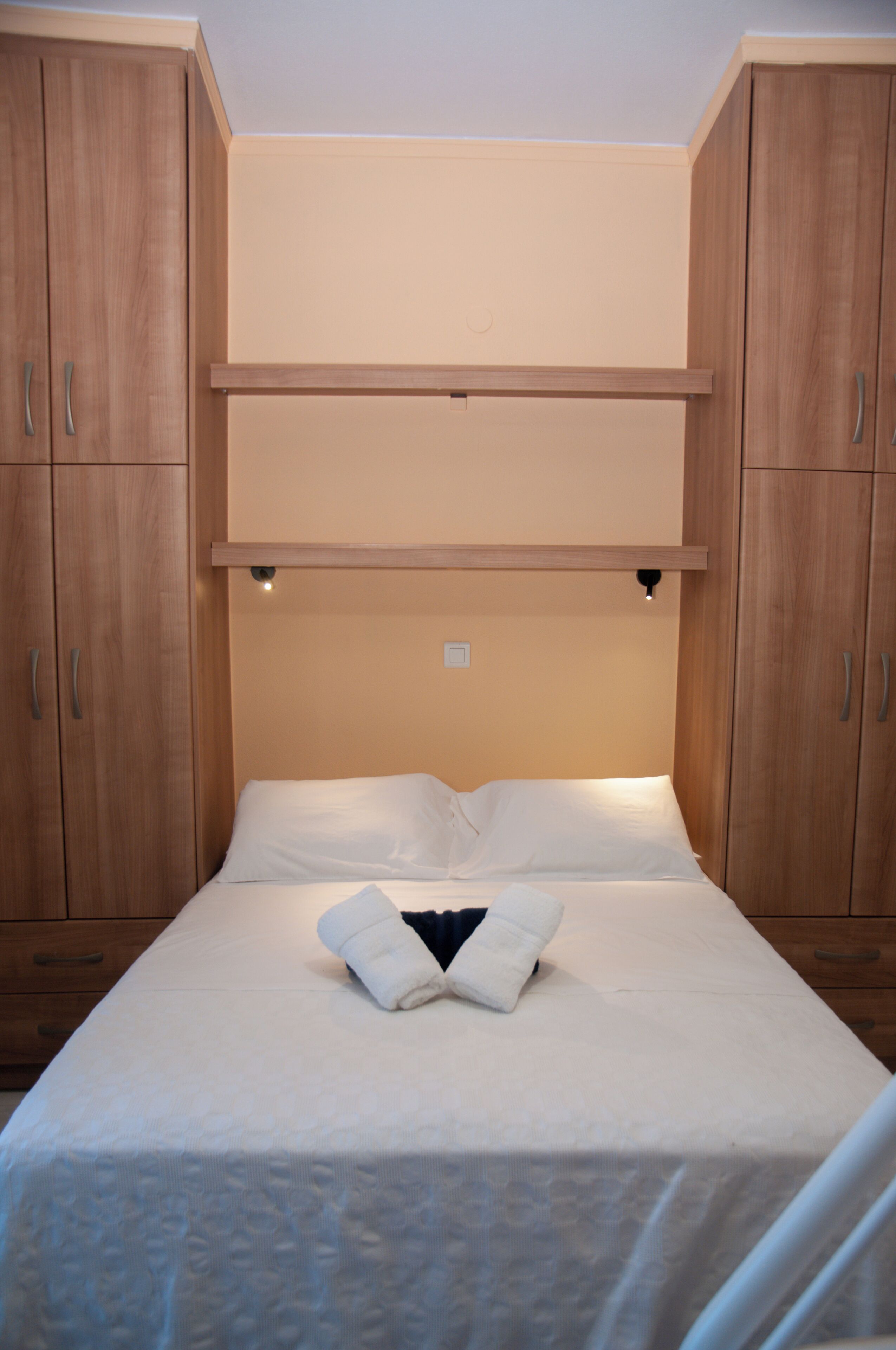 Comfort Studio 104, Partial Sea View | Individually decorated, individually furnished, laptop workspace