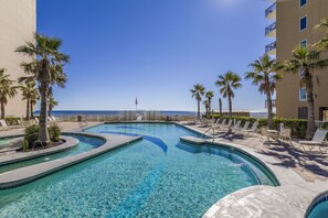 Outdoor pool - Crystal Tower 1506 (Gulf Shores)