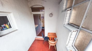 Comfort Triple Room, Courtyard View | Teres/patio