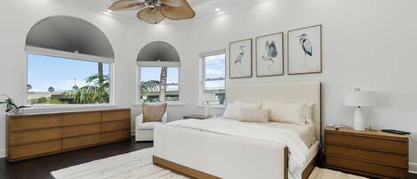 4 bedrooms, desk, iron/ironing board, free WiFi