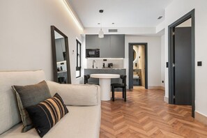 Family Apartment, Private Bathroom | Interior - Pacifico Suites near Retiro (Madrid)