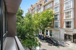 Interior - Pacifico Suites near Retiro (Madrid)