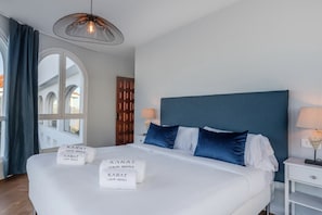 5 bedrooms, iron/ironing board, free WiFi, bed sheets