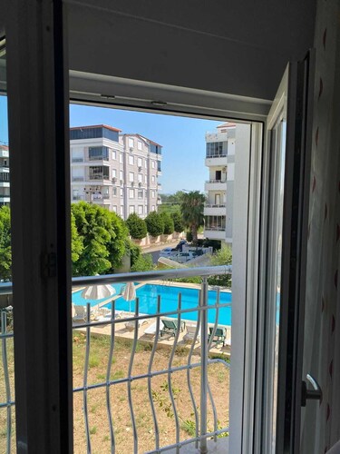 FAMILY-FRIENDLY FURNISHED APARTMENT HOTEL