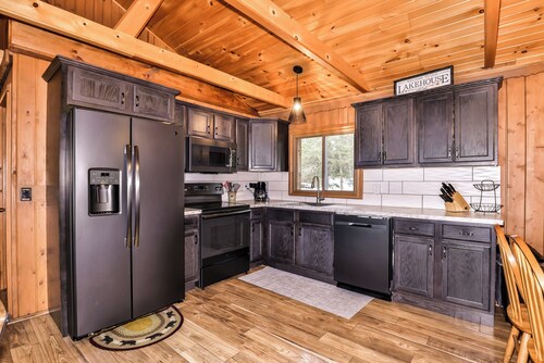 Beautiful Lost lake cabin-Stepaway Vacation Rentals