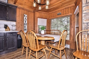 Dining - Beautiful Lost lake cabin-Stepaway Vacation Rentals (St.Germain)