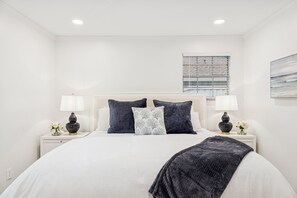 4 camere, una scrivania, ferro/asse da stiro, Wi-Fi gratuito