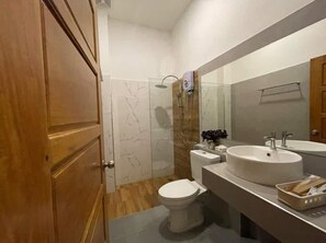 Twin Room | Free WiFi