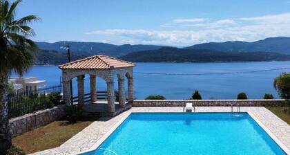Breathtaking Seaview Villa with Pool near Athens