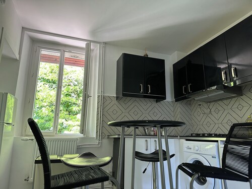 Soothing 3-bedroom apartment with WiFi in charming Voiron