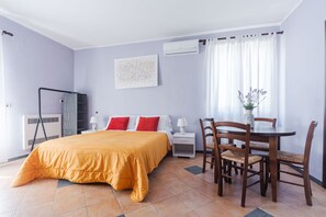 2 chambres, fer et planche à repasser, Wi-Fi gratuit, draps fournis