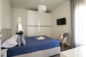 2 chambres, fer et planche à repasser, Wi-Fi gratuit, draps fournis