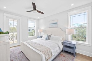 5 dormitoris, planxa i posts de planxar i un bressol de viatge 