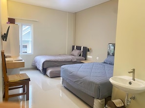 Family Room | Free WiFi - Nganjuk Family Guest House (Nganjuk)