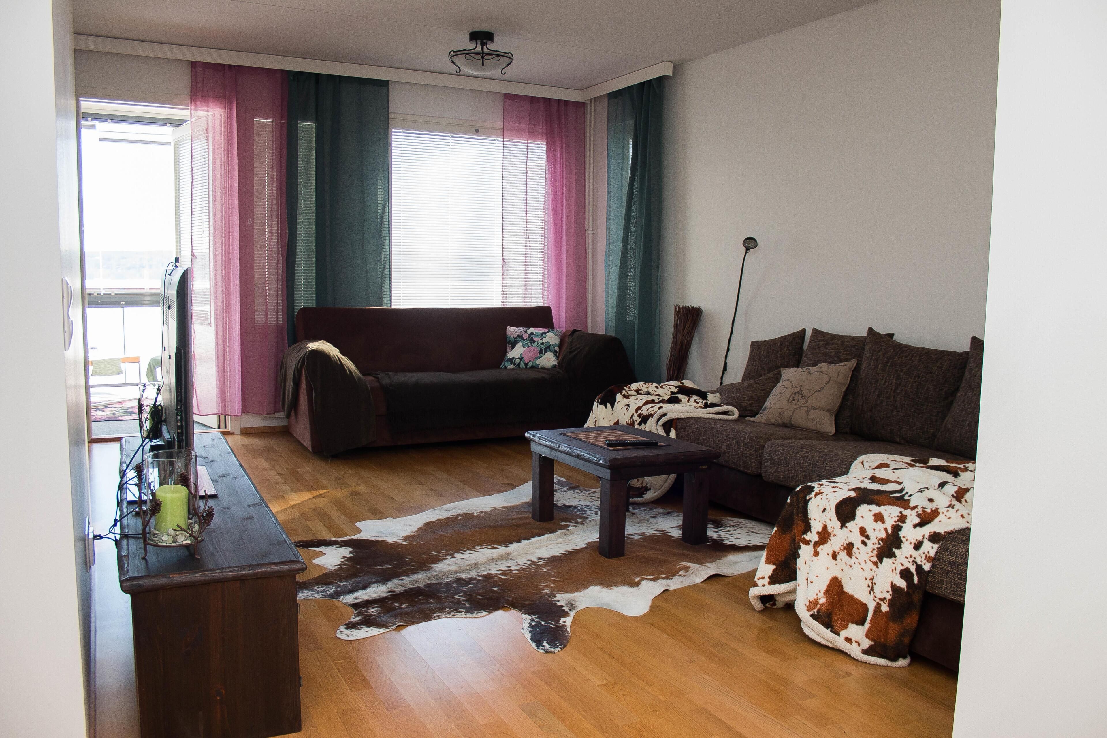 Deluxe-huoneisto, 2 makuuhuonetta, järvinäköala | Silitysrauta/-lauta, ilmainen Wi-Fi