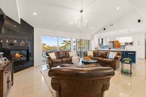 Smart TV, fireplace, stereo