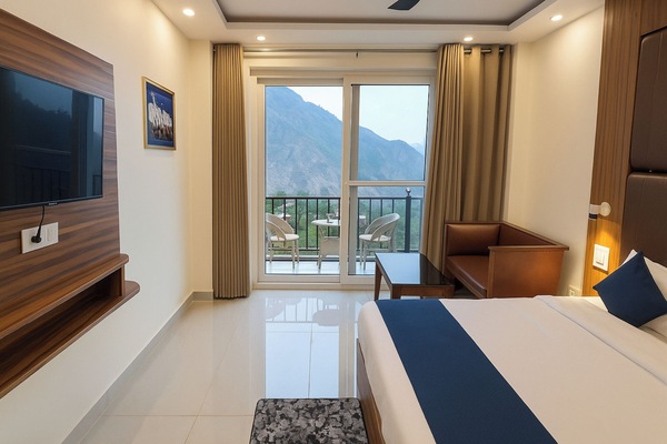 Executive Room | Memory foam beds, desk, WiFi (free), bed sheets