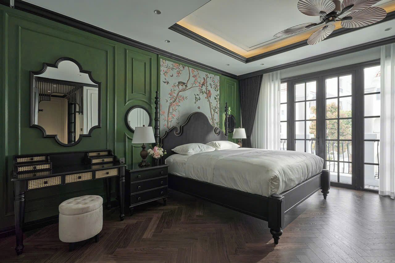 6 bedrooms, iron/ironing board, WiFi, bed sheets