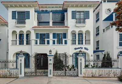 Memory Villa upto 6 bedrooms 1' walking to Bai Chay beach & near the habour