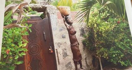 Located on the picturesque island of Ngor, next to the beach