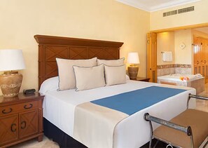 2 bedrooms, in-room safe, desk, iron/ironing board