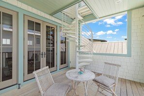 Terrace/patio - Welcome to Azalea Abbey! Private Pool, Golf Cart, Walk to Beach, Seaside (Santa Rosa Beach)