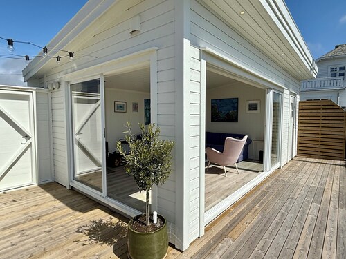 4-bedroom holiday home near the sea