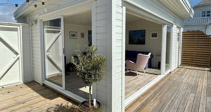 4-bedroom holiday home near the sea