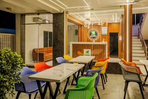 Dining - Treebo Parashar Max (Nagpur)