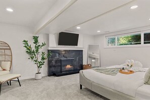 4 bedrooms, iron/ironing board, travel cot, WiFi