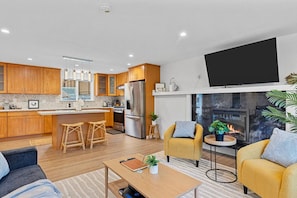 Televisión, chimenea y tenis de mesa 