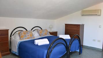 2 bedrooms, iron/ironing board, travel crib, free WiFi