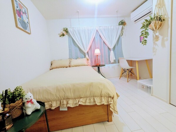 2 bedrooms, WiFi, bed sheets