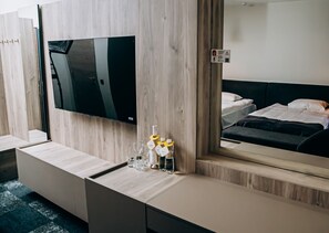 Minibar, caja de seguridad en la habitación y wifi gratis 