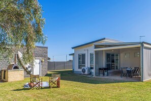 Outdoor dining - Break-A-Way COASTAL COMFORT IN LANCELIN (Lancelin)