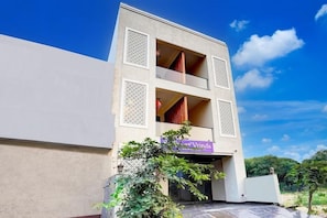 Exterior - Hotel Radha Vrinda (Vrindavan)