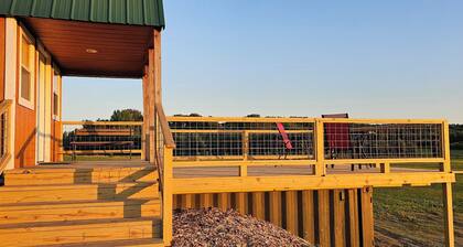 Charming cabin with amazing views located on Toontucky Farms