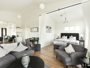 Suite | Desk, laptop workspace, iron/ironing board, free WiFi - SAGA Circle Villas (Selfoss)