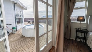 5 Bedroom Apartment | إطلالة الغرفة