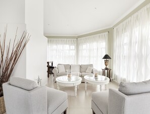 50-inch LED TV with cable channels - SAGA Circle Villas (Selfoss)