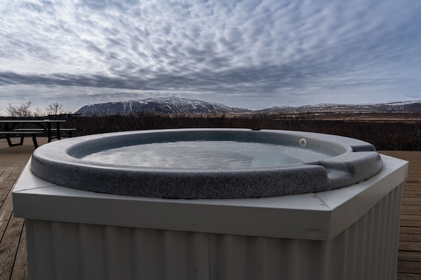 5 Bedroom Apartment | Private spa tub
