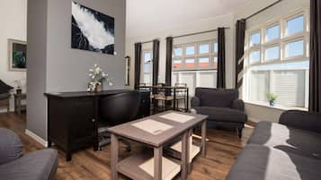 5 Bedroom Apartment | Wohnzimmer