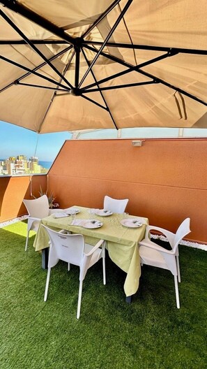 Outdoor dining - Duplex Penthouse Oropesa Algaida II REF 023 (Oropesa del Mar)