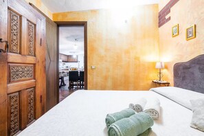 2 bedrooms, iron/ironing board, Internet - Authentic Sardinian villa surrounded by nature (Province of Nuoro)