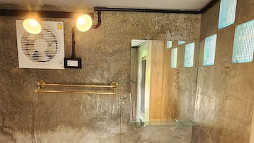 Standard Cabin, 1 Queen Bed, Garden View | Bathroom | Shower, hair dryer, bidet, towels