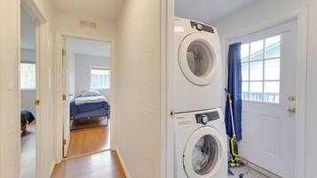 Rumah (2 Bedrooms) | Interior