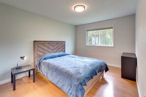 House (2 Bedrooms) | Interior - 3 Mi to Alaska Zoo: Family Home in Anchorage! (Anchorage)