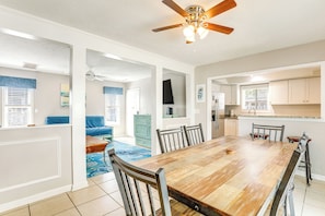 House (3 Bedrooms) | Interior