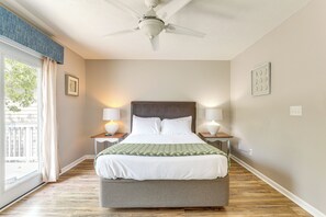 House (3 Bedrooms) | Interior - Walk to Ocean & Golf: North Myrtle Beach Home! (North Myrtle Beach)