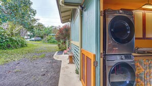Interior - 2 Mi to Beach & Kona Coffee: Big Island Escape! (Holualoa)